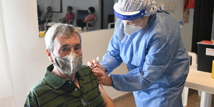 Vacuna a mayores de 70 en Monte Hermoso