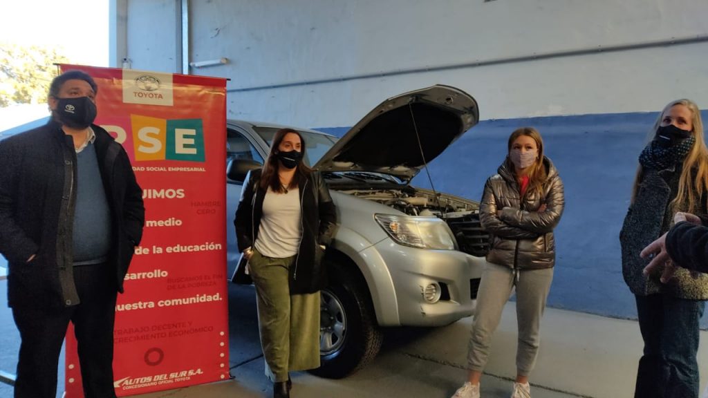 Entrega de Toyota Hilux a Escuela Técnica Monte Hermoso