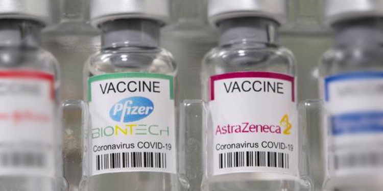 Combinar vacunas Pfizer y AstraZeneca proporcionan respuestas inmunitarias fuertes revela un estudio