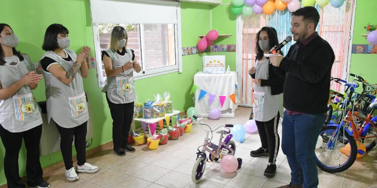 Centro Integral Materno Infantil Evita sorteo de bicicletas