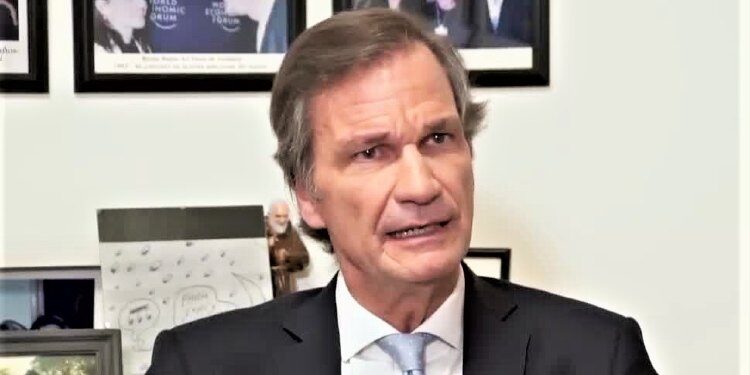 Covid: el neurólogo Conrado Estol puso en duda “la logística” de la distribución de vacunas