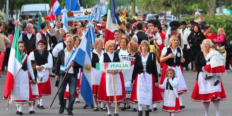 Italianos en la Fiesta de las Colectividades de Monte Hermoso