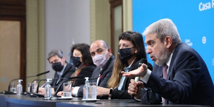 La sombra de la violencia asociada al fútbol oscurece el regreso del público a las canchas. ¿Cuáles son los protocolos?