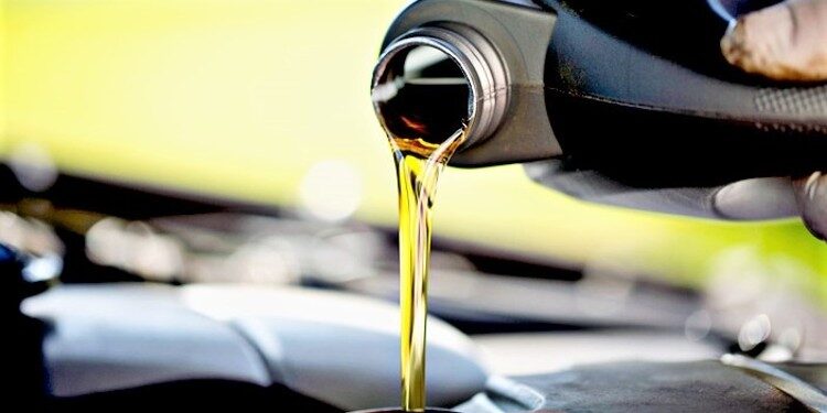 Cuidado del ambiente: Monte Hermoso recicla también el aceite lubricante usado de motores