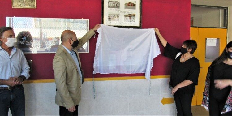 El intendente Reyes participó del acto central por el cincuentenario de la Escuela Técnica de Coronel Dorrego