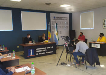 Alumnos de la Escuela Secundaria Nº 1 hicieron uso de la Banca del Pueblo en la decimocuarta sesión del Concejo Deliberante de Monte Hermoso