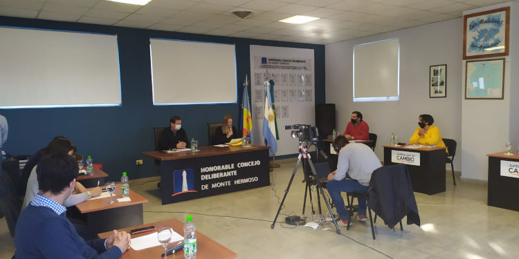 Alumnos de la Escuela Secundaria Nº 1 hicieron uso de la Banca del Pueblo en la decimocuarta sesión del Concejo Deliberante de Monte Hermoso