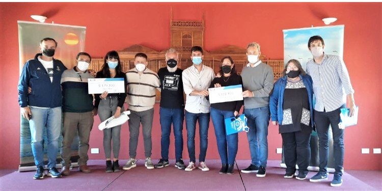 Entidades solidarias recibieron la donación prevista por los organizadores de la competencia callejera del domingo pasado