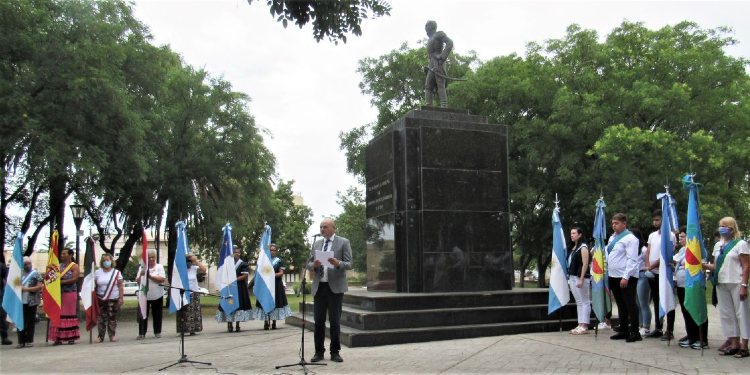 En la plaza central de Coronel Dorrego se evocó el centésimo trigésimo cuarto aniversario del distrito