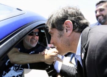 Axel Kicillof augura “una temporada despampanante” en los destinos turísticos de la provincia