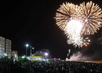 FUegos artificiales en Monte Hermoso