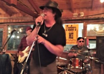 Fósforo y la MH celebraron siete años con el blues de la cabeza a los pies