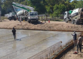 Obra de cisterna de agua potable en Barrio Dufaur