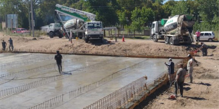 Obra de cisterna de agua potable en Barrio Dufaur