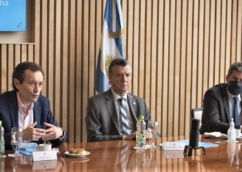 Presentan un régimen especial para promover empleo e inversiones en el sector turístico