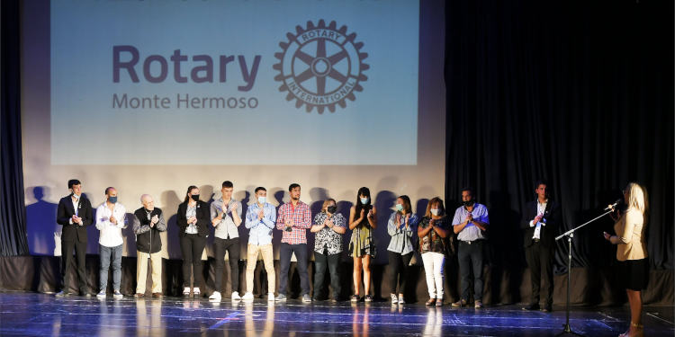 Reconocimiento del Rotary a estudiantes y personalidades