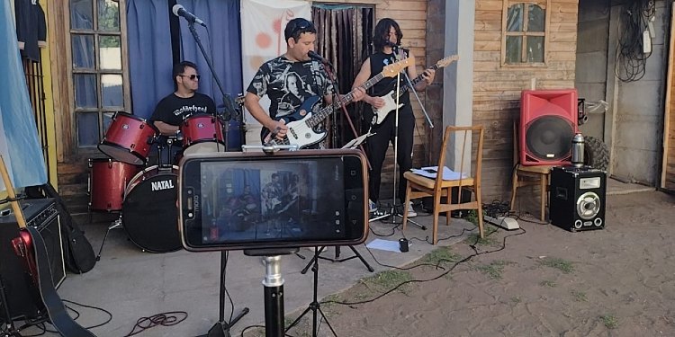 Sauce Grande a puro Rock y Blues: “La SG” ofreció un show junto a un músico invitado