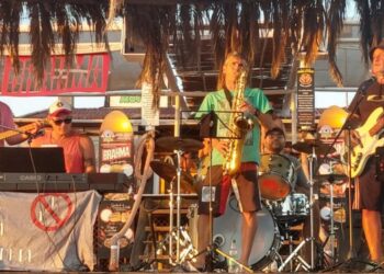 “La sin nombre” está sonando con identidad propia en el verano montermoseño