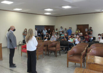 Raúl Reyes acto de escrituras sociales en Dorrego