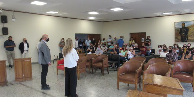 Raúl Reyes acto de escrituras sociales en Dorrego