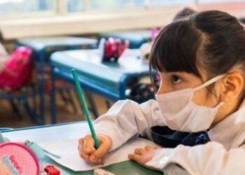 Barbijos en las aulas