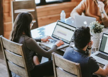 Campos de entrenamiento y capacitación tecnológicos