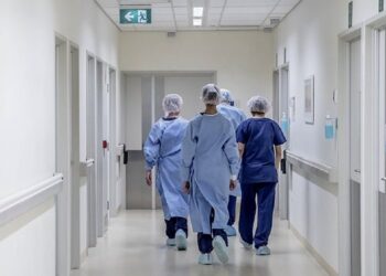 Médicos en Hospital