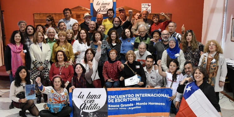 Encuentro internacional de escritores La luna con gatillo