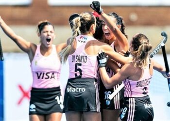 Las Leoncitas en la victoria 4 a 0 frente a Uruguay