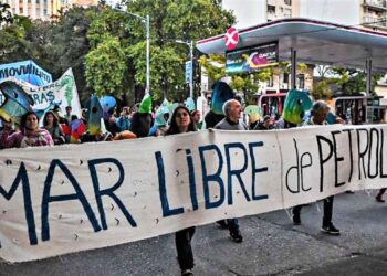 Protesta contra la exploración petrolera en la Costa Atlántica bonaerense