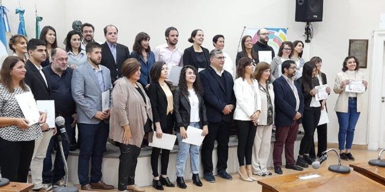 Reconocimiento a los graduados y graduadas con más altos promedios de 2021