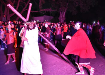 Via crucis viviente en Sauce Grande Monte Hermoso