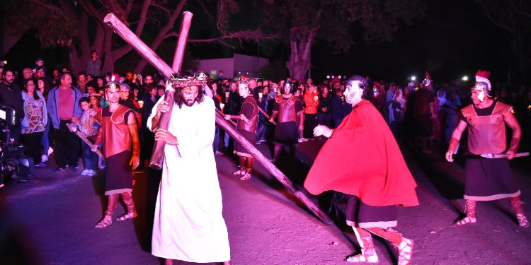 Via crucis viviente en Sauce Grande Monte Hermoso