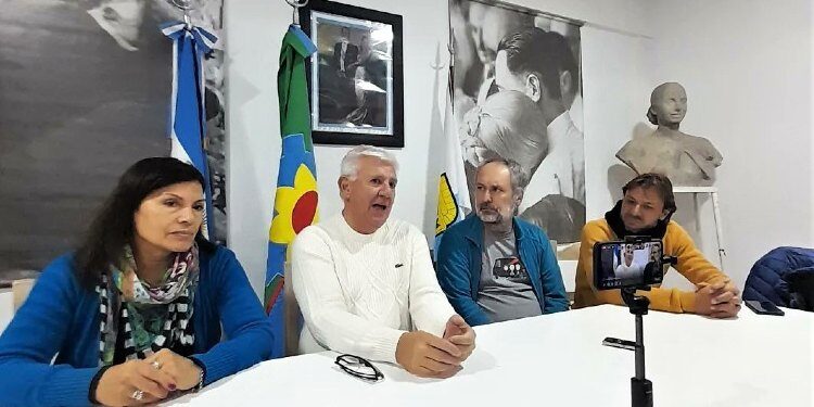 Dichiara sigue de recorrida por la región combinando gestión con armado político