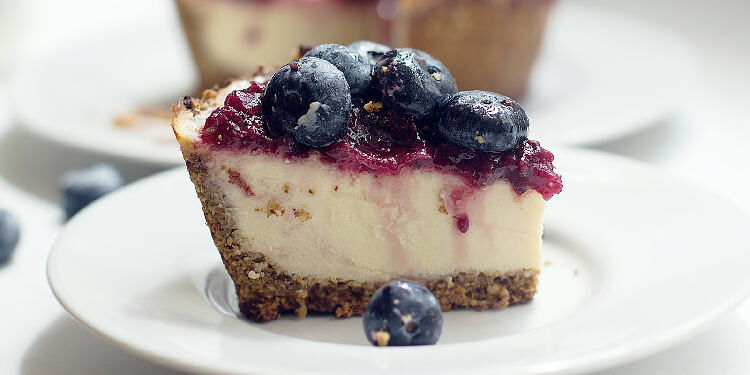 Imperdible receta para preparar un delicioso Cheesecake de arándanos