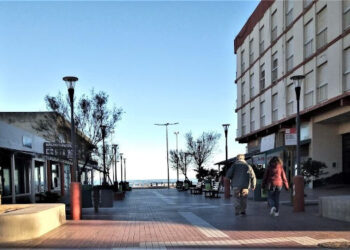 Monte Hermoso vista desde la peatonal a la playa