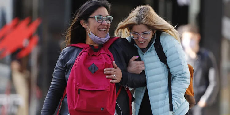 Disminuyen los casos graves de covid