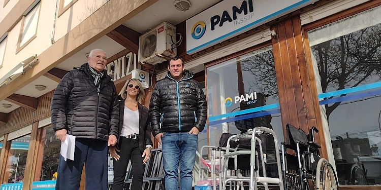 Entrega de equipamiento de PAMI para Sauce Grande