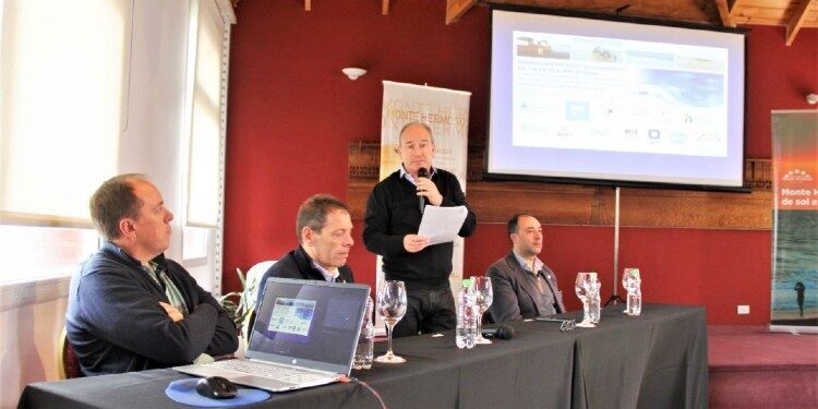 Encuentro sobre pesca artesanal: pescadores locales mostraron malestar por el desembarco de la empresa Conarpesa en Puerto Rosales