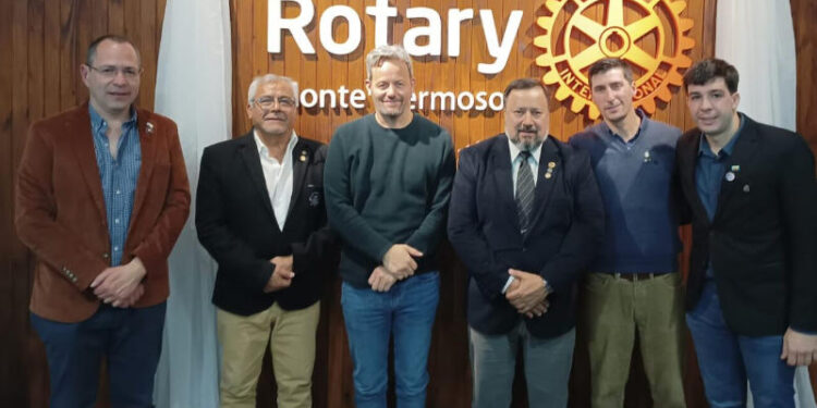 Renovación de autoridades del Rotary Club