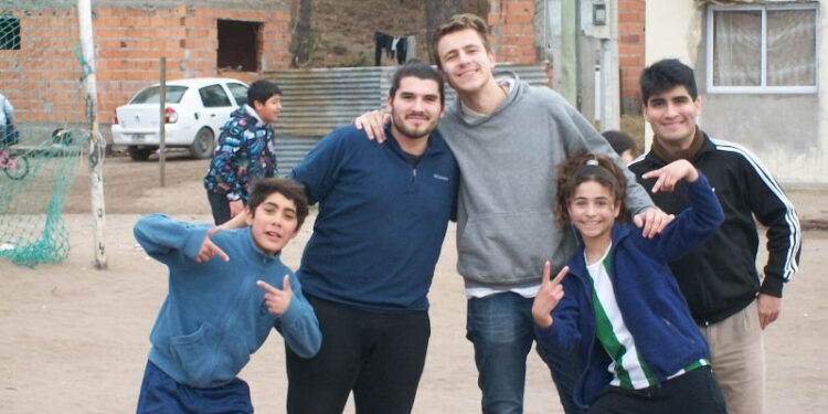 Geronimo Blint grupo misionero buscando sonrisas