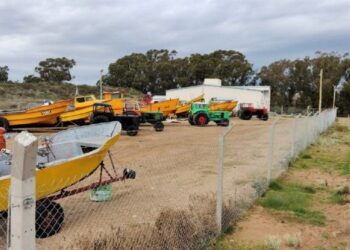 Locales: guardería de lanchas para pescadores artesanales y actividad de la directora de Juventudes