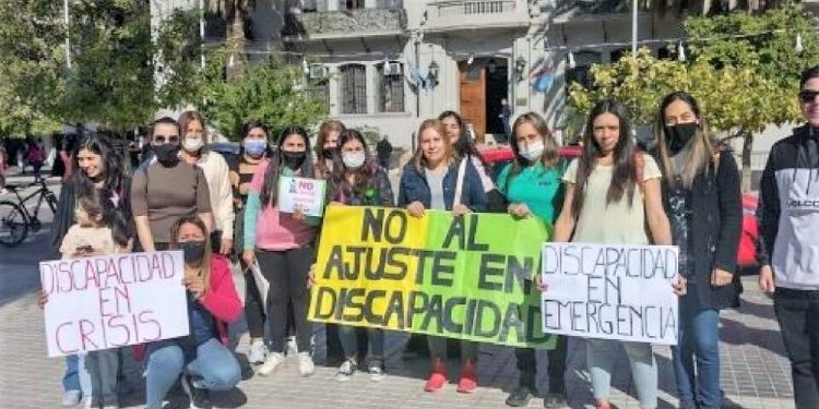 Discapacidad: la Defensoría del Pueblo de la Nación interviene ante el presunto recorte