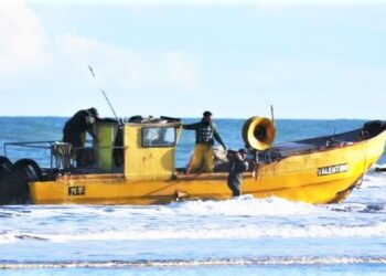Barco pescando