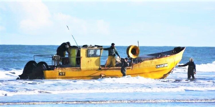 Barco pescando