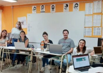 Preinscripción para carreras de formación docente y acto público para cubrir un cargo auxiliar
