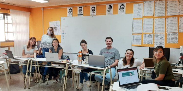 Preinscripción para carreras de formación docente y acto público para cubrir un cargo auxiliar