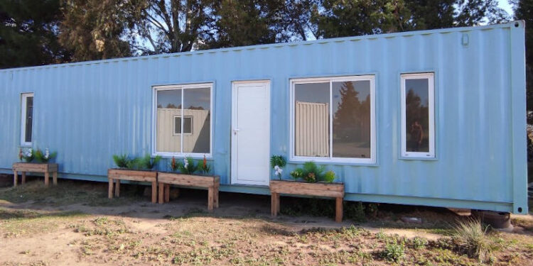 Casa con contenedores marítimos