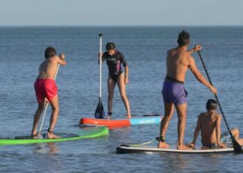 Jonatan Millan escuela de SUP.jpg