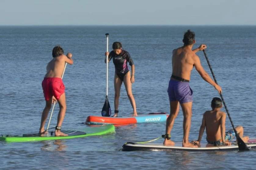 Jonatan Millan escuela de SUP.jpg